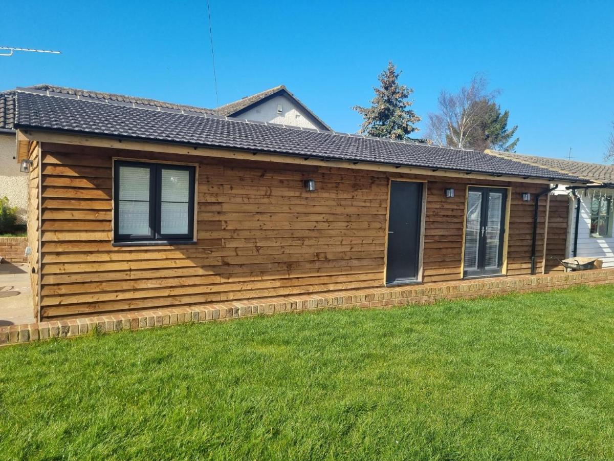 The Birch Lodge Located In Pegsdon Hexton Exterior photo